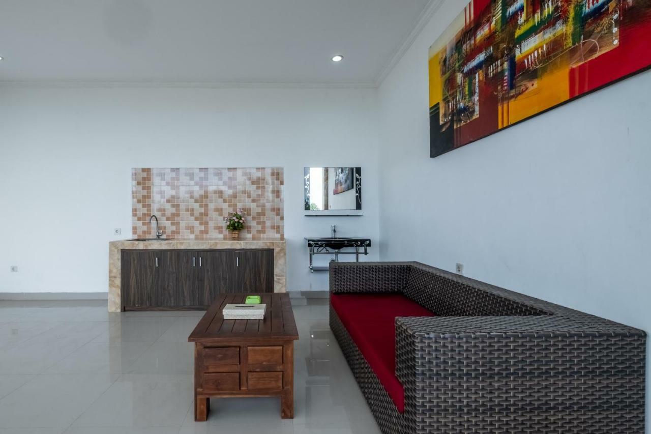 Reddoorz Plus Near Dreamland Beach Jimbaran  Exterior photo